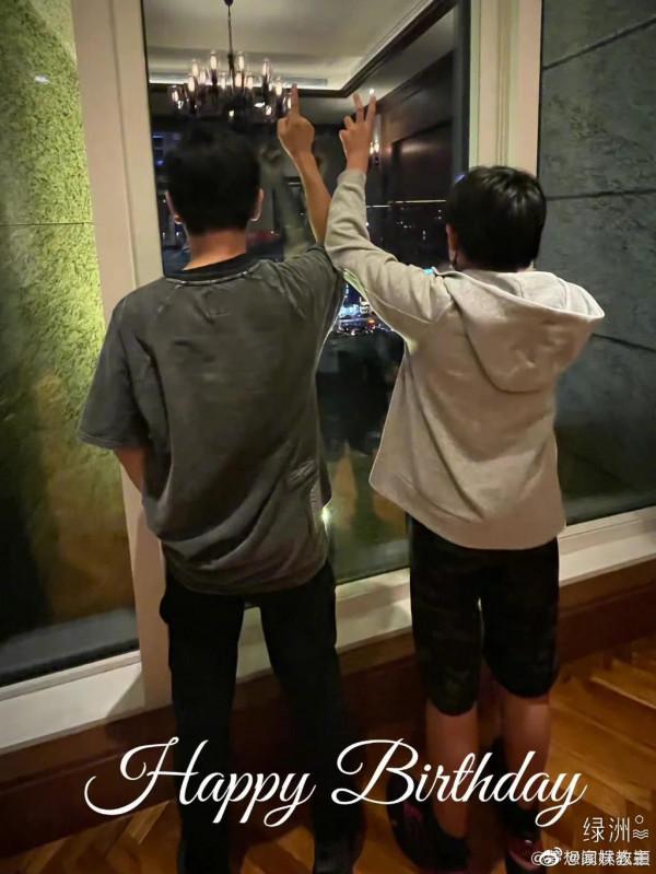 林志穎和Kimi,已經不是爸爸去哪兒的破小孩了 林志穎和Kimi,已經不是爸爸去哪兒的破小孩了