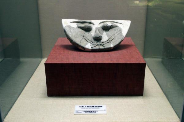 在朝陽北塔博物館展出的從天宮、地宮及附近出土的部分文物