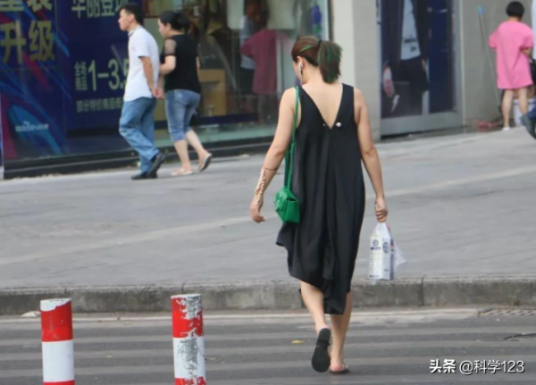 115萬年前,人類褪去多餘的毛髮,為何幾個特殊部位保留了下來? 115萬年前,人類褪去多餘的毛髮,為何幾個特殊部位保留了下來?