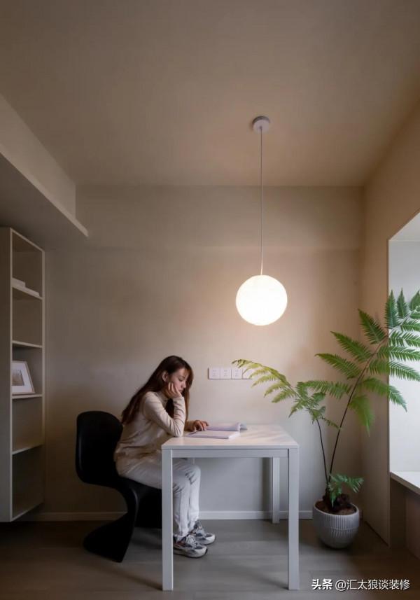 95後妹子獨居33平小窩，該有的全都有，還清爽又敞亮，安全感十足