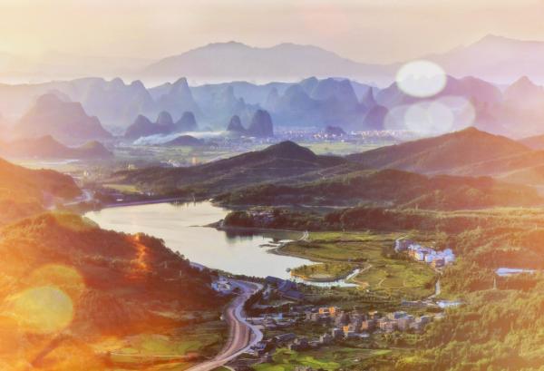 比鳳凰靜謐，比桂林迷人，廣西這座長壽小城，看完想去隱居幾天