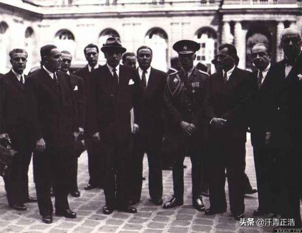 70年代女飛賊，拜老僧為師，輕功了得，24歲走上一條不歸路