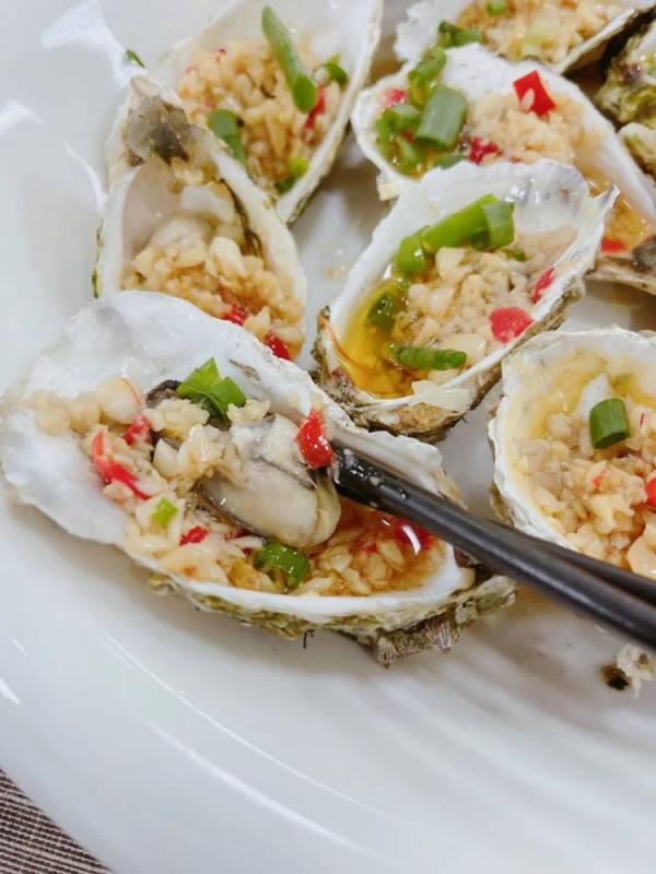 網紅蒸汽生蠔，爆炒花甲，酸菜魚，炒時蔬，青椒炒蛋，