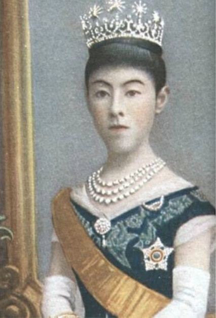 日本百年王冠文化,是精緻的成人賀禮,展現皇室公主的尊貴地位 日本百年王冠文化,是精緻的成人賀禮,展現皇室公主的尊貴地位