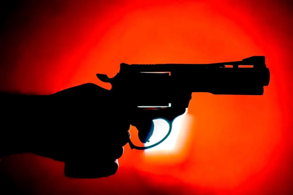 26歲華人爸爸慘死 頭部中彈 床單裹屍 血濺豪宅 妻子崩潰