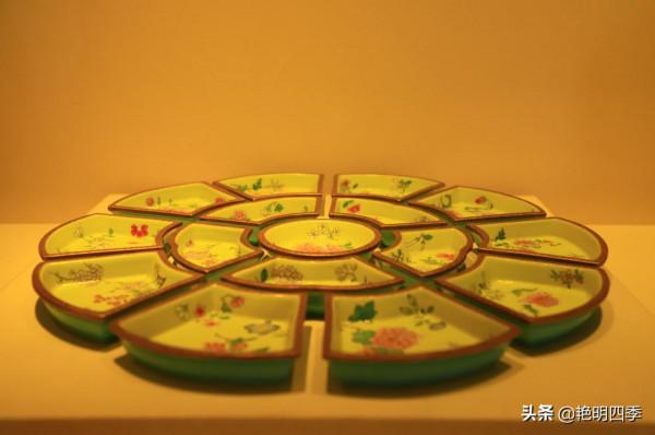 繼續走故宮西路，去看那些與太后們有關和無關的寶貝