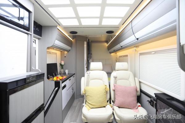 柴油三寶+前置升降吊床,小飛象房車精緻內飾,吃住娛樂一車多用 柴油三寶+前置升降吊床,小飛象房車精緻內飾,吃住娛樂一車多用