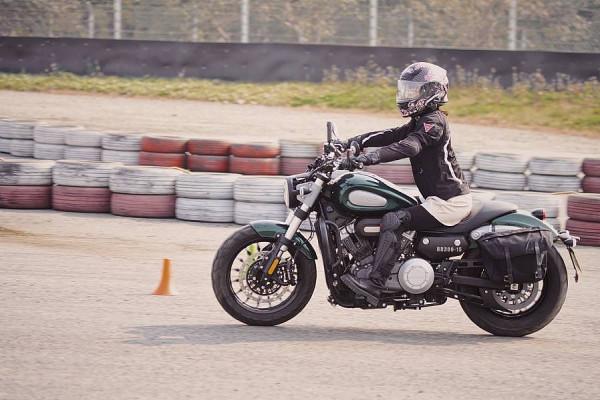 兩大熱門巡航車!CM300 VS 金吉拉,你選誰? 兩大熱門巡航車!CM300 VS 金吉拉,你選誰?