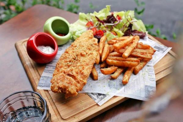 2007年他在餐館吃蛤蜊時吃出一顆珍珠，1個月後價格漲到16萬