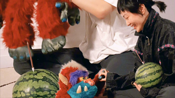 36歲郭采潔寫花四分鐘許個願望,楊冪為她送上生日祝福 36歲郭采潔寫花四分鐘許個願望,楊冪為她送上生日祝福