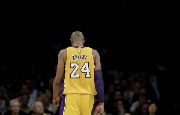 永遠也不會忘記你——科比＃科比去世兩週年#