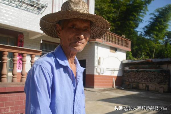 父親第三次結婚，竟然娶了兒子的女同學，兒子：無法面對