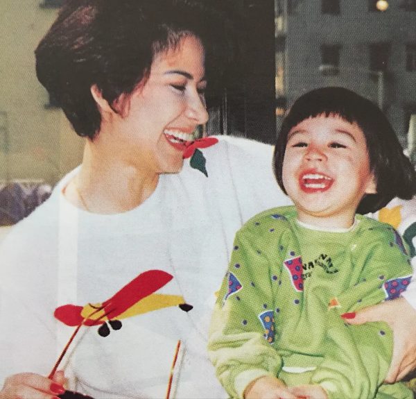 1983年,傅聲遇詭異車禍身亡,甄妮為其生女守寡至今,他憑什麼? 1983年,傅聲遇詭異車禍身亡,甄妮為其生女守寡至今,他憑什麼?