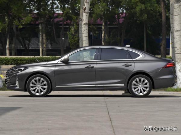 實惠大車，價格便宜，油耗較低配置極高，實拍傳祺GA8