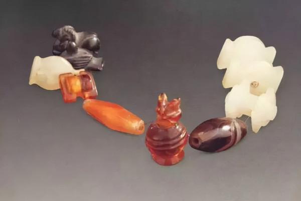 「古玉精髓」古玉探秘之“玉勝”