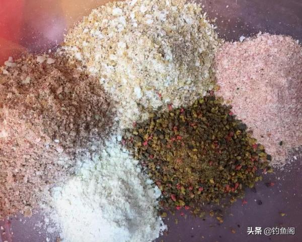 秋季釣鯉魚餌料配方分享，經典搭配還是好用，嘎嘎上魚