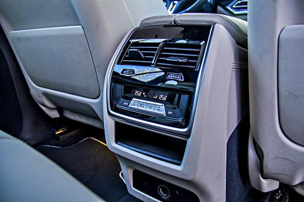 智駕開箱丨“兇猛”大家都知道，更可貴的是這臺寶馬X5 M也可“溫順”