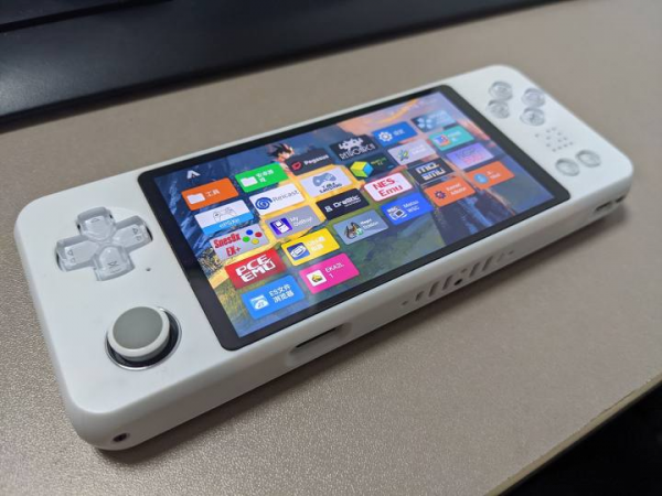一臺不量產的掌機?Z-Pocket Game再上手 一臺不量產的掌機?Z-Pocket Game再上手