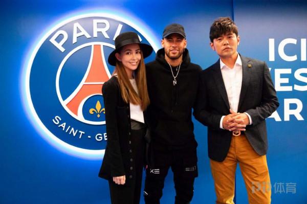 未曾設想的跨界！巴黎官方曬周杰倫與內馬爾、姆巴佩合影