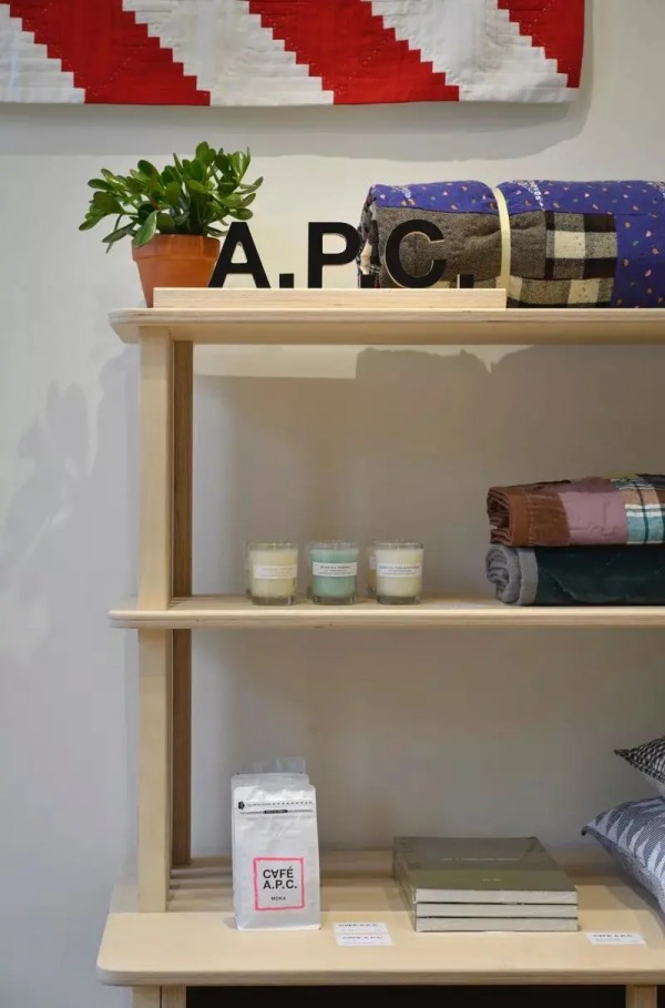 好物丨A.P.C：“毒舌”大叔用34年堅持打造最純粹的時尚品牌