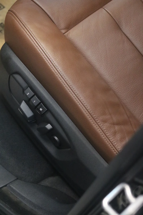 怪獸修車:翻新“車況極差”的二手寶馬X5,見證";美女一手車";復活 怪獸修車:翻新“車況極差”的二手寶馬X5,見證";美女一手車";復活