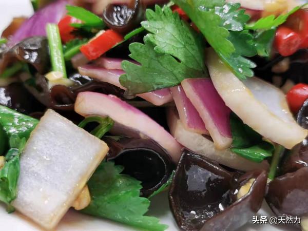 飯店的洋蔥拌木耳是怎麼做出來的，告訴你步驟和技巧，收藏好哦