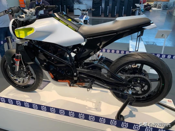 胡斯瓦納的電動車,好看 胡斯瓦納的電動車,好看