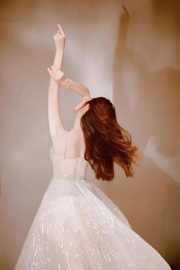 迪麗熱巴，越看越喜歡