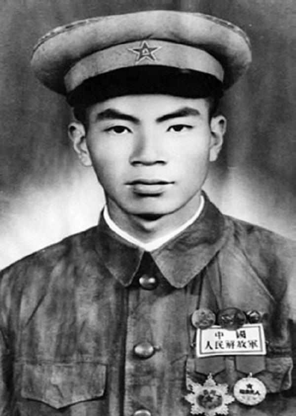 楊根思:一人葬送40餘名美軍,28歲光榮犧牲,朝鮮為他立碑 楊根思:一人葬送40餘名美軍,28歲光榮犧牲,朝鮮為他立碑