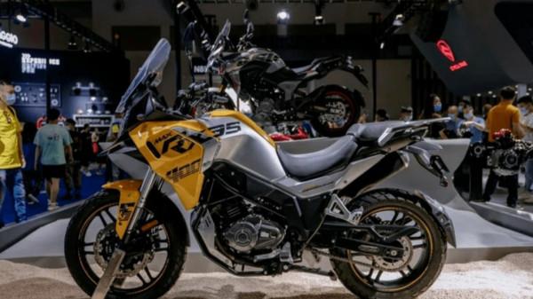 宗申RX 3 S 升級版，配備直列雙缸400 CC 發動機