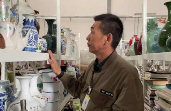 從負債200萬到接戲近千部，道具師張新鋒的逆襲史