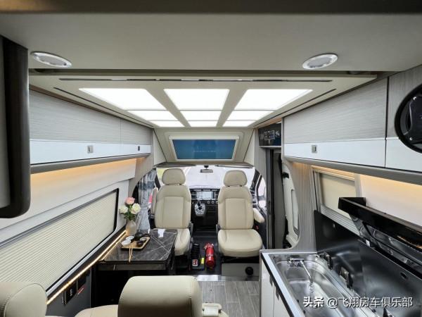 2022款新世代Pro B型房車煥新上市 內飾全新升級,這設計真是愛了 2022款新世代Pro B型房車煥新上市 內飾全新升級,這設計真是愛了