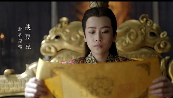 貼個胡茬就能裝男人？這6位女扮男裝才是不糊弄，英俊又有男人味