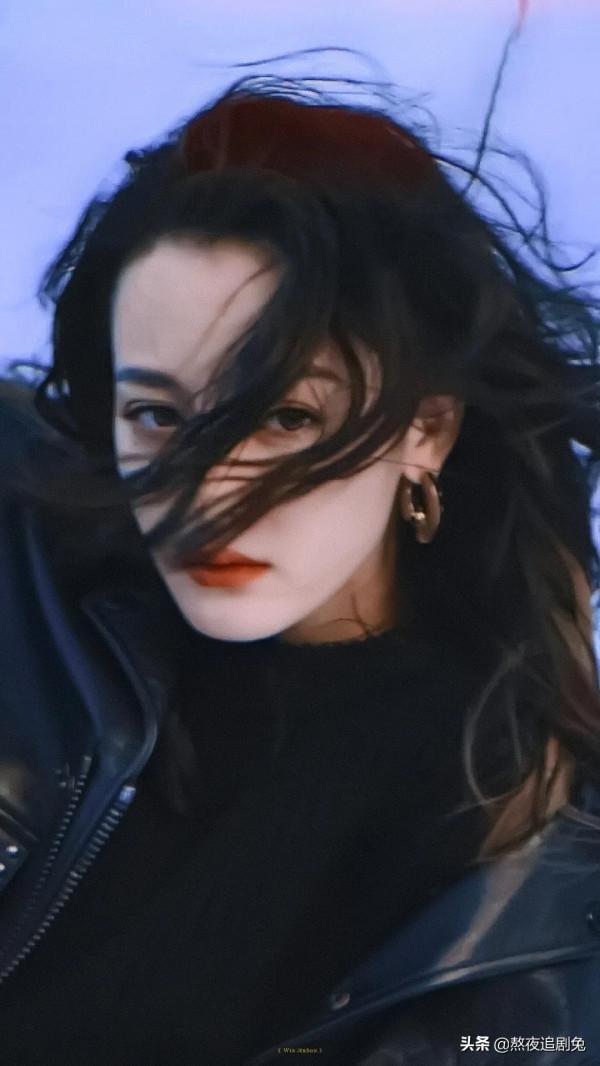 今天的熱巴貴氣名媛 氣場全開