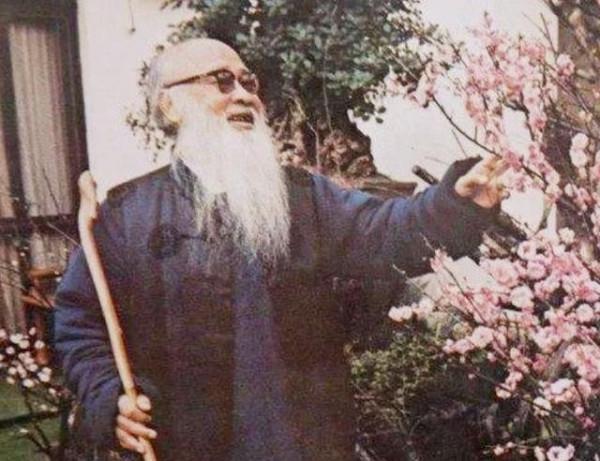 張大千賣假畫，被富商女兒識破，張大千反而“撩”到她