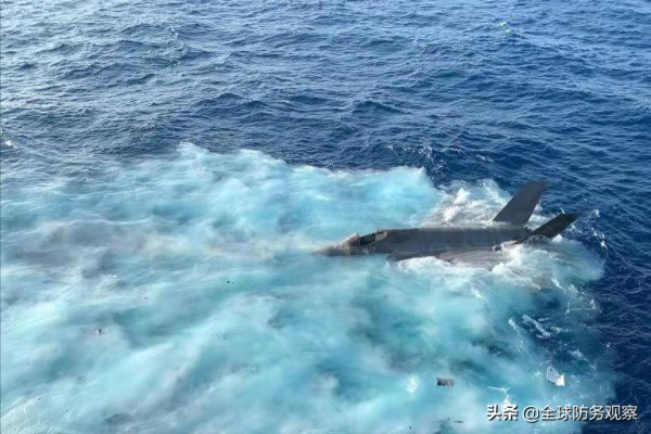 俄羅斯噩耗傳來，戰鬥機摔成兩截，飛行員死裡逃生，高層下令徹查