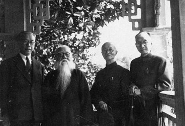 妻子湯儀逝後，馬一浮孤身60餘年，蓄長鬚紀念，拒絕岳父再娶勸言