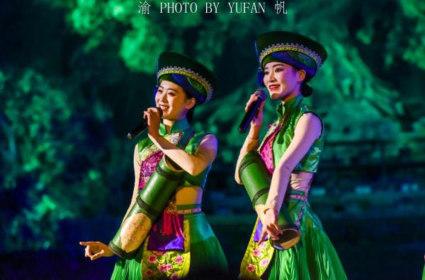 中國最大洞穴劇場，欣賞大型的詩畫盛典，洞中一小時，往事越千年