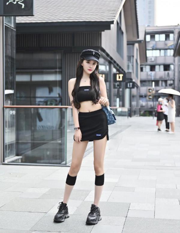 女生顏值高再配會打扮才真美！看看她們穿的衣服你會覺得自愧不如