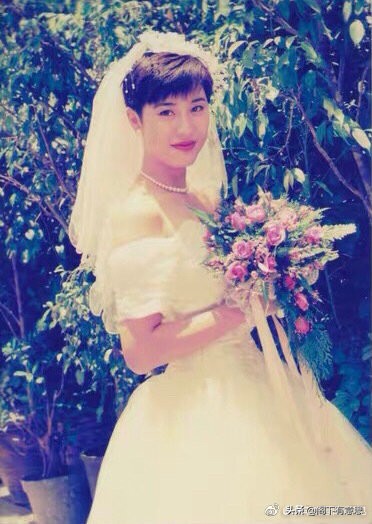 “港姐”陳法蓉,萬年不變的短髮時尚寫真集 “港姐”陳法蓉,萬年不變的短髮時尚寫真集