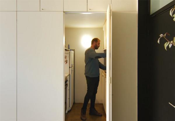 他買下32㎡小家,將臥室廚衛“藏”在壁櫥裡,面積雖小卻井然有序 他買下32㎡小家,將臥室廚衛“藏”在壁櫥裡,面積雖小卻井然有序