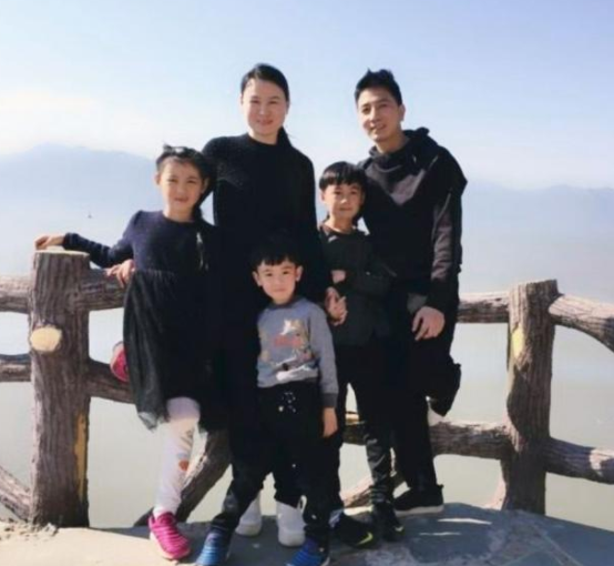 曝林生斌現任發文,自嘲沒有很高的情商,也學不會拍馬屁 曝林生斌現任發文,自嘲沒有很高的情商,也學不會拍馬屁