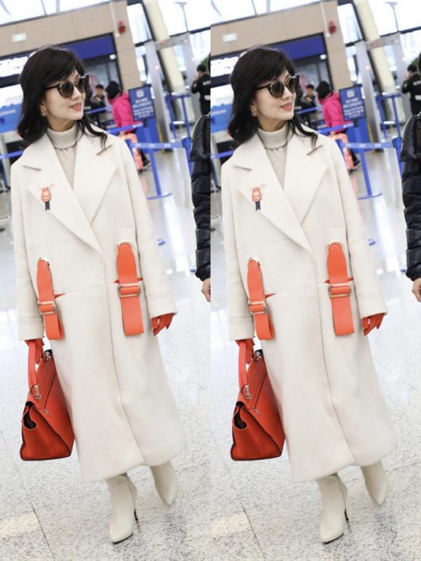 奶奶輩的趙雅芝穿衣好優雅,一襲淺米色大衣,和兒子同框似姐弟 奶奶輩的趙雅芝穿衣好優雅,一襲淺米色大衣,和兒子同框似姐弟