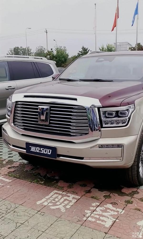 自主豪華硬派SUV天花板，全新坦克500實車到店，錢包還能捂住嗎？