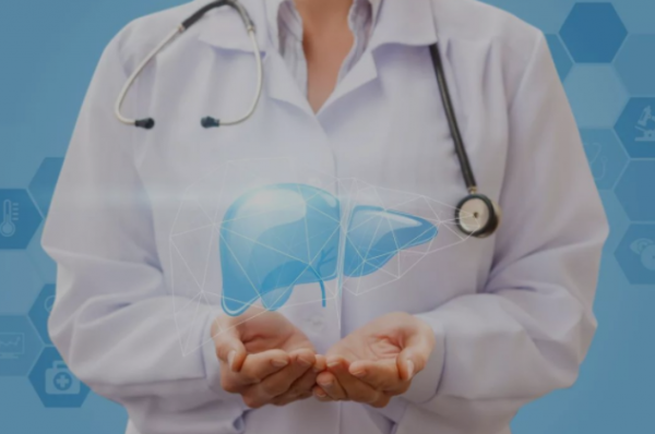 睡覺時，經常把腳“露在外面”，是好是壞？醫生：或與肝臟有關