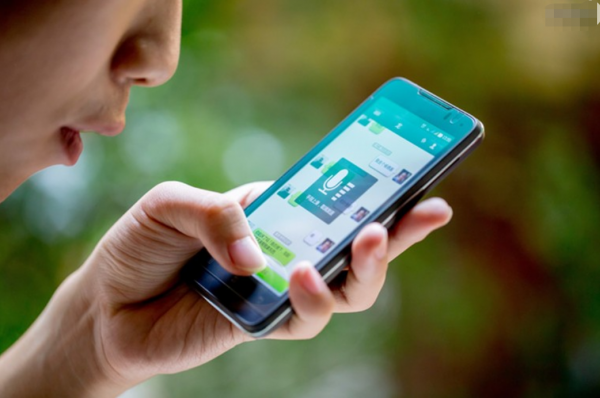 同樣都是社交軟體,為何騰訊選擇新開發微信而不是改造QQ呢? 同樣都是社交軟體,為何騰訊選擇新開發微信而不是改造QQ呢?