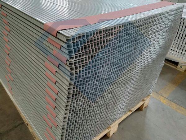 太陽能邊框上的汙漬如何清理？