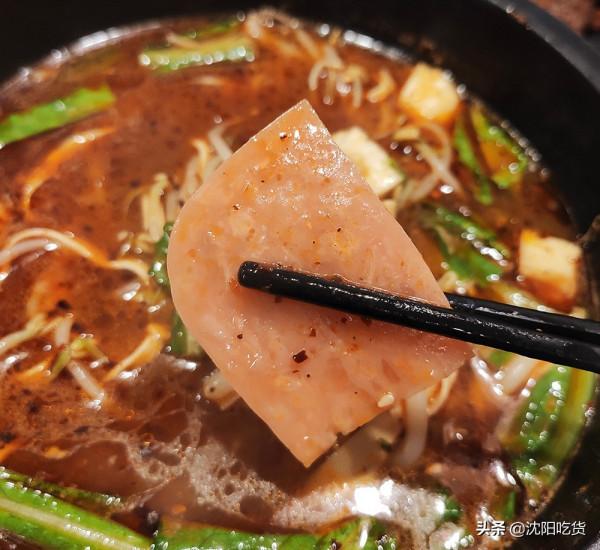 在米線店被鴨子圈粉了,鴨血粉絲和麻辣鴨貨都比米線有特色的 在米線店被鴨子圈粉了,鴨血粉絲和麻辣鴨貨都比米線有特色的