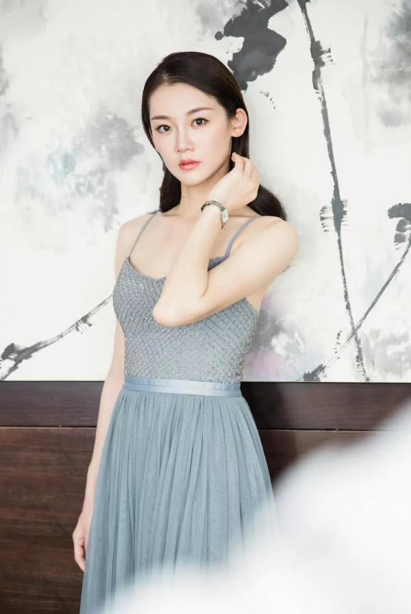 苗苗，真的美麗，鄭凱的家屬，估計鄭凱在偷著樂