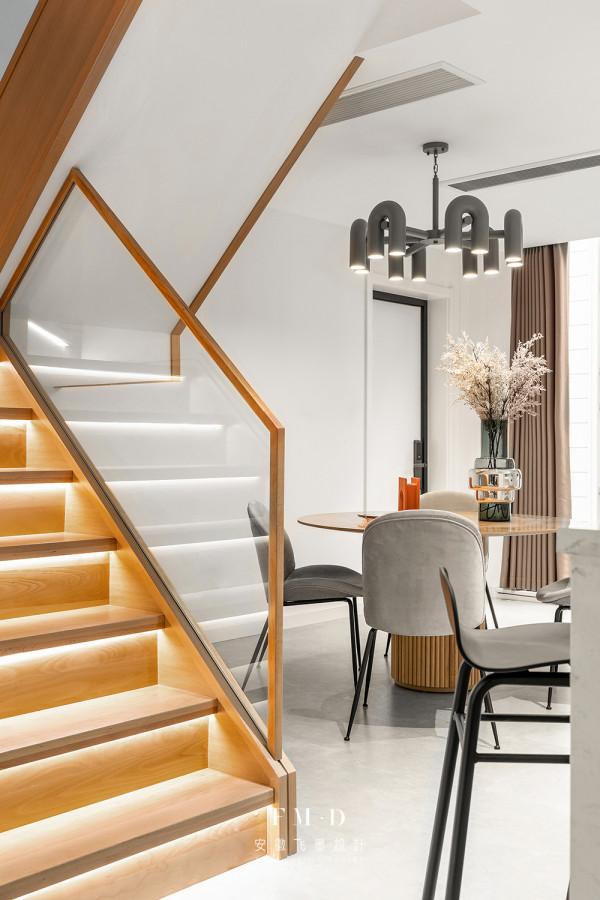 4套案例證明,還是傳統的現澆樓梯耐看,鋪石材嵌燈帶提高了檔次 4套案例證明,還是傳統的現澆樓梯耐看,鋪石材嵌燈帶提高了檔次